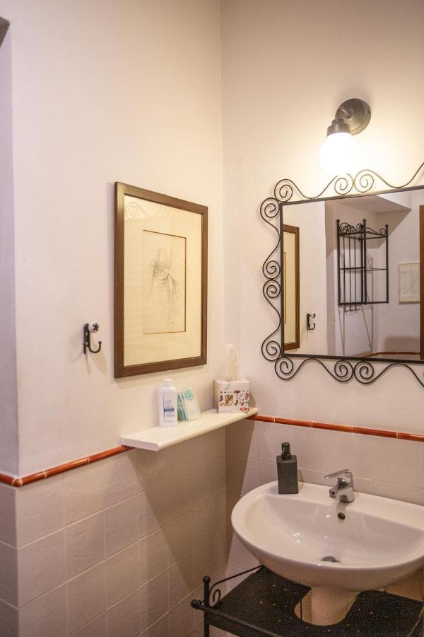 Lovely One Bedroom Apartment Nearby Ponte Vecchio Флоренція Екстер'єр фото